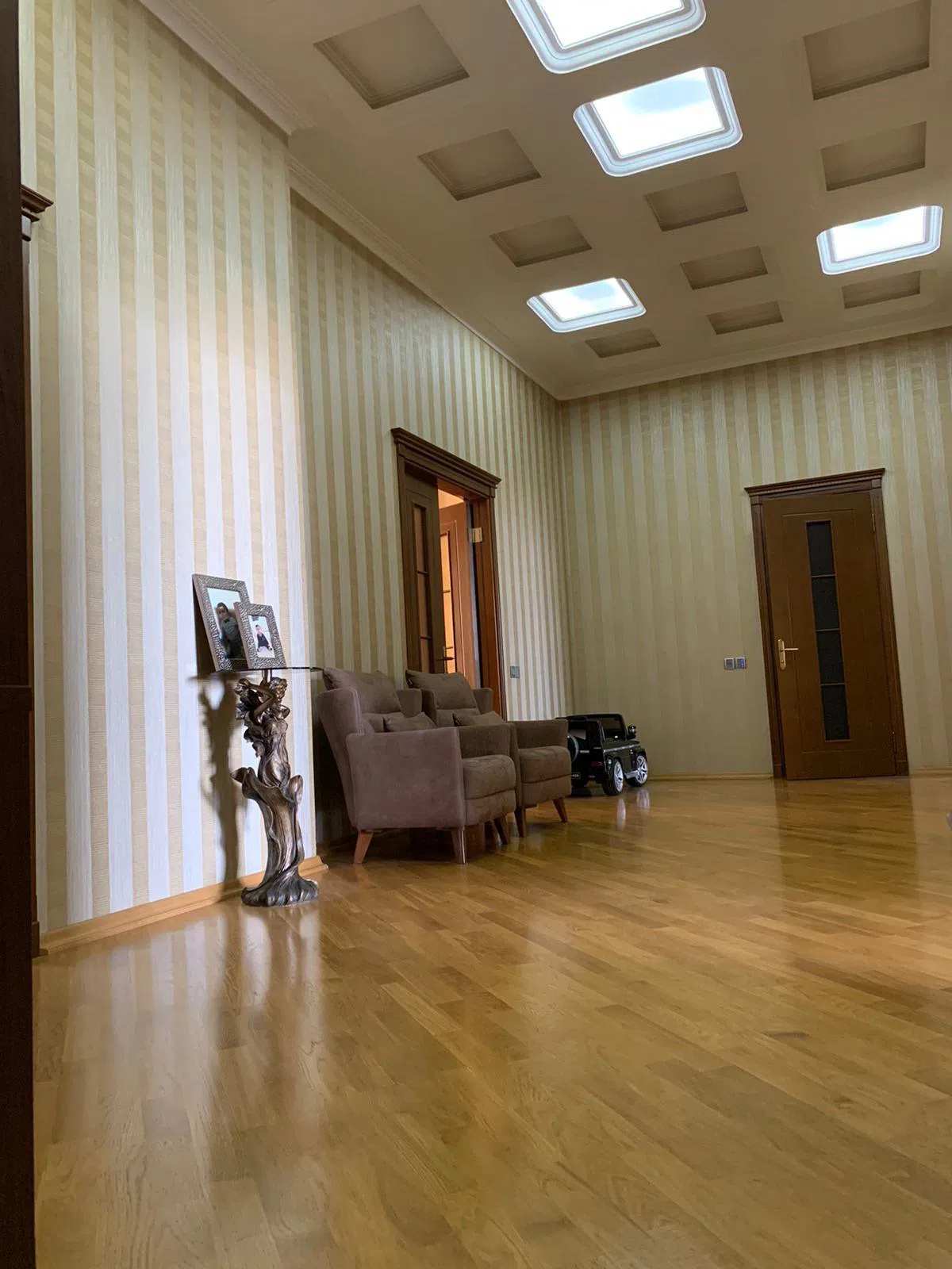 4 otaqlı mənzil 200 m² satılır — şəkil 15