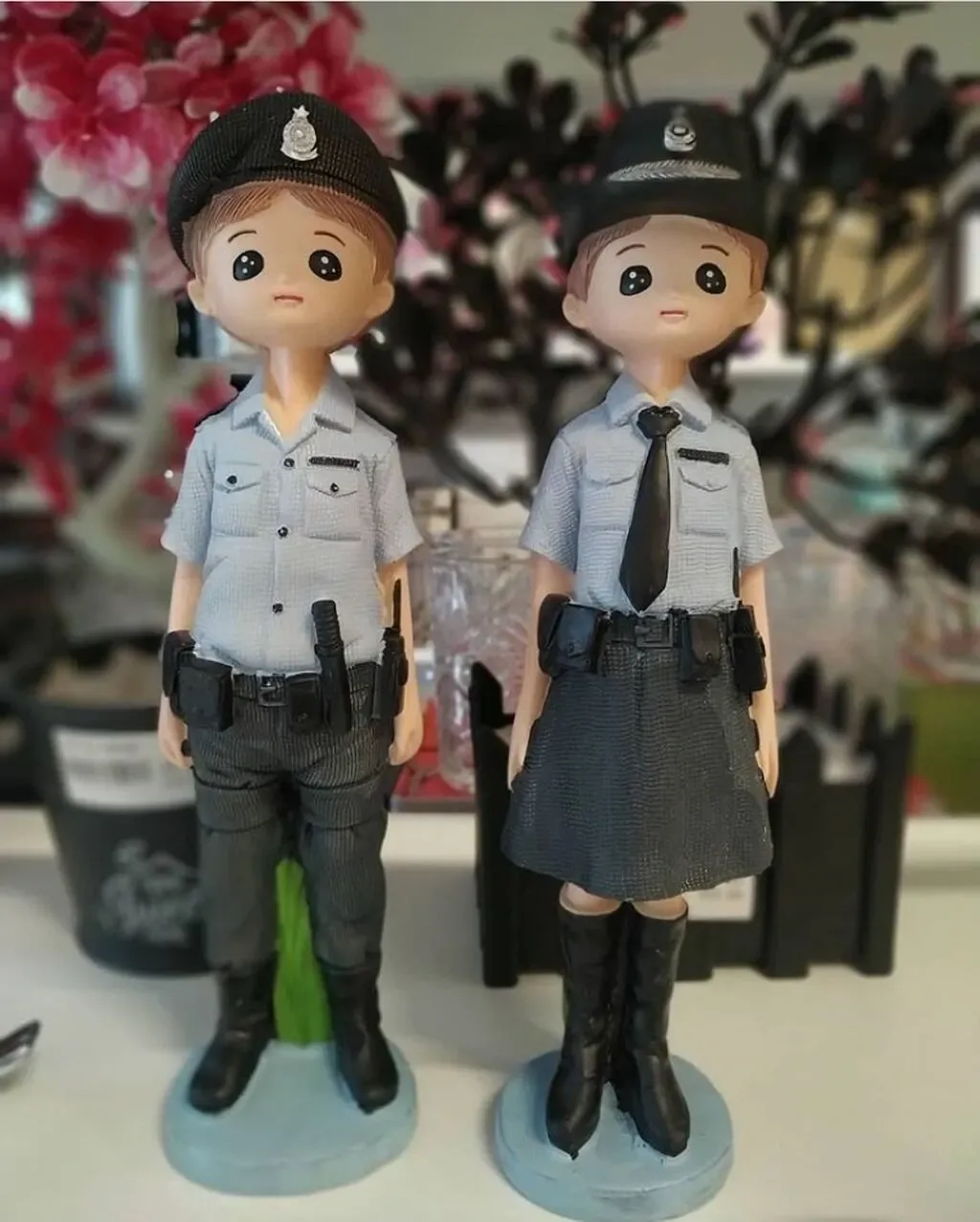Polis suvenir satılır