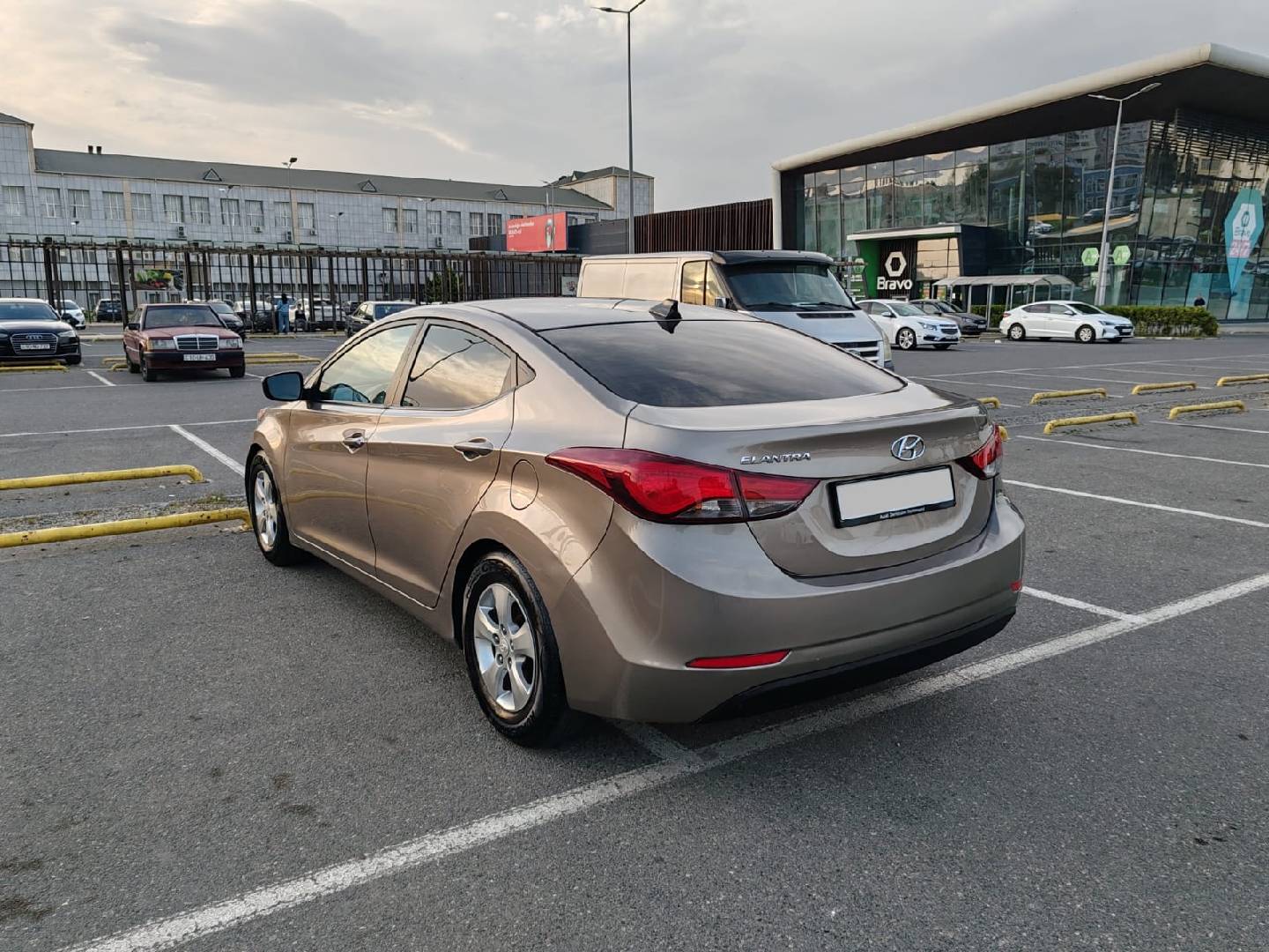 Hyundai Elantra, 2015 il, 259000 km — şəkil 9