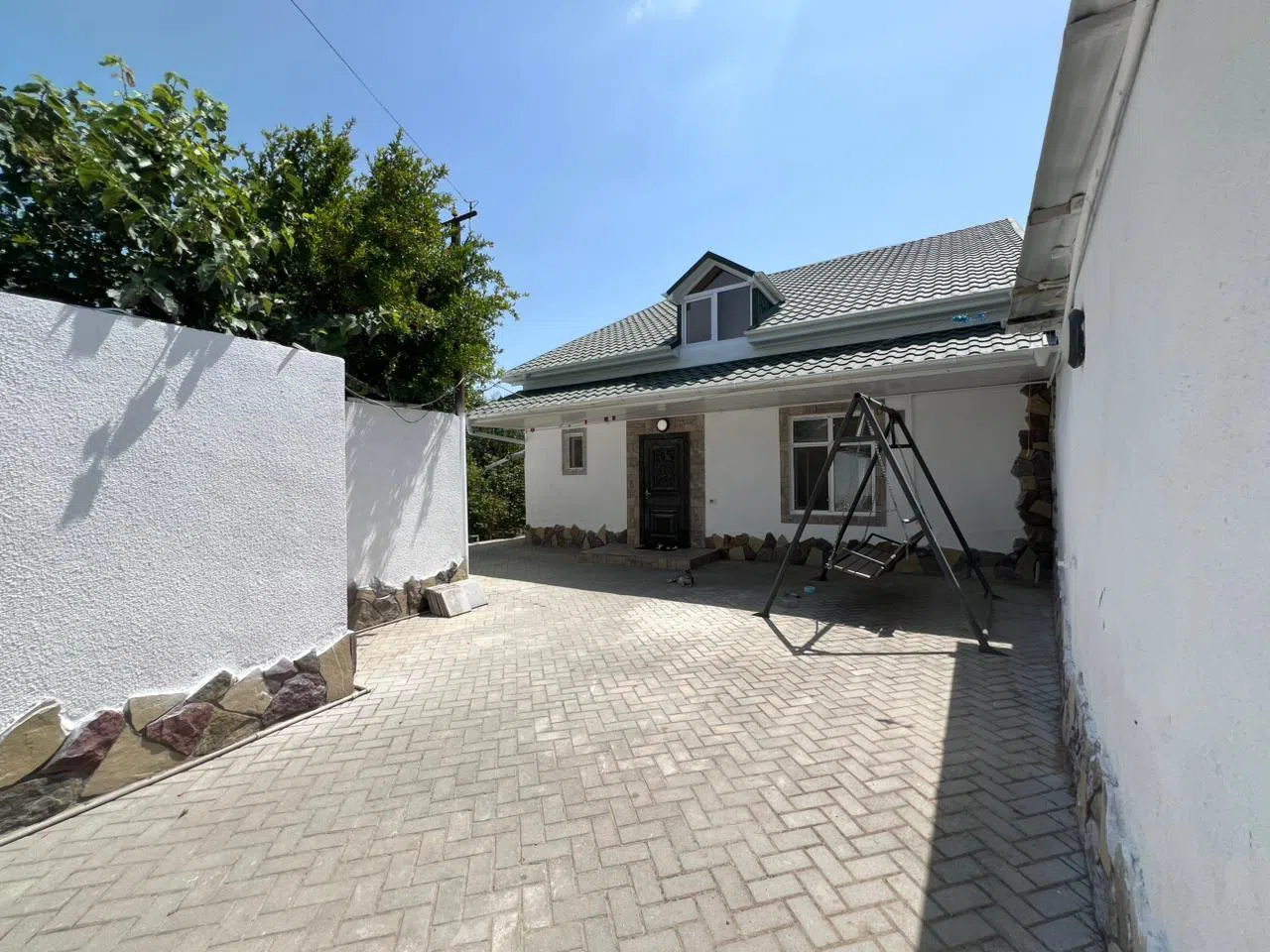 4 otaqlı bağ evi 140 m² 5.6 sot torpaq sahəsində satılır — şəkil 11