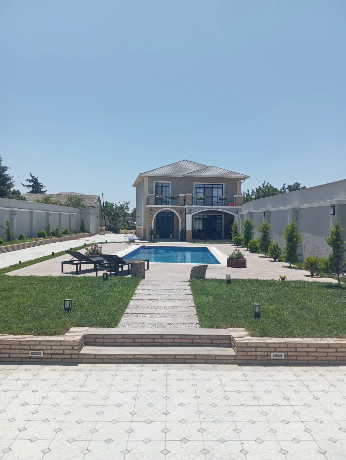 5 otaqlı həyət evi 200 m² - 15 sot torpaq sahəsində satılır