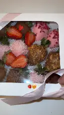 premium strawberry chocolate - Tenderyard