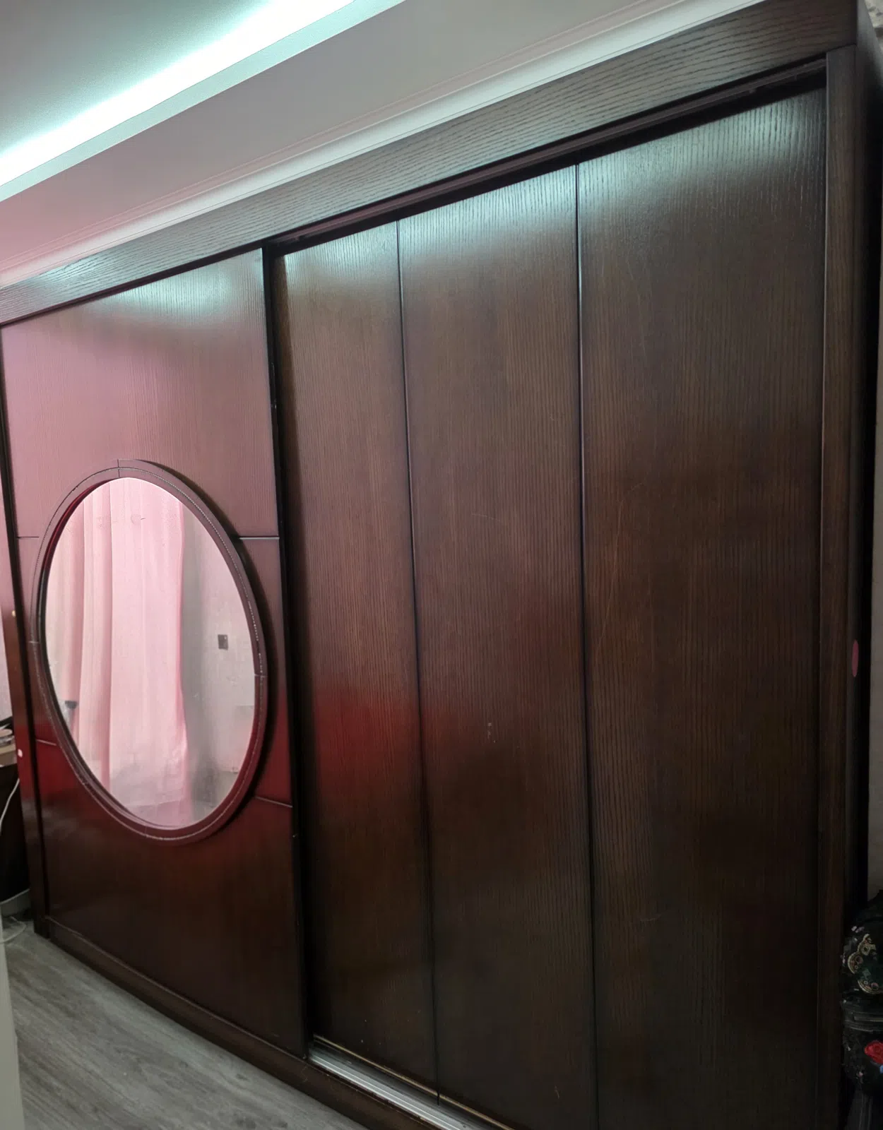 MDF material bedroom set, Brown color - Tenderyard
