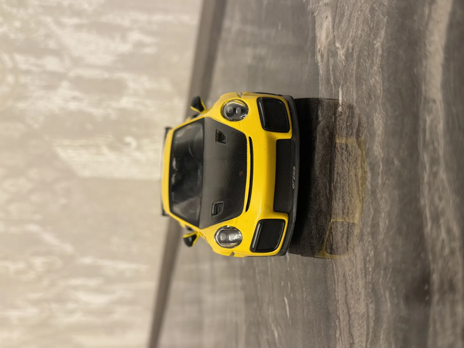 Maisto 1:24 Porshce 911 GT 2RS — şəkil 3
