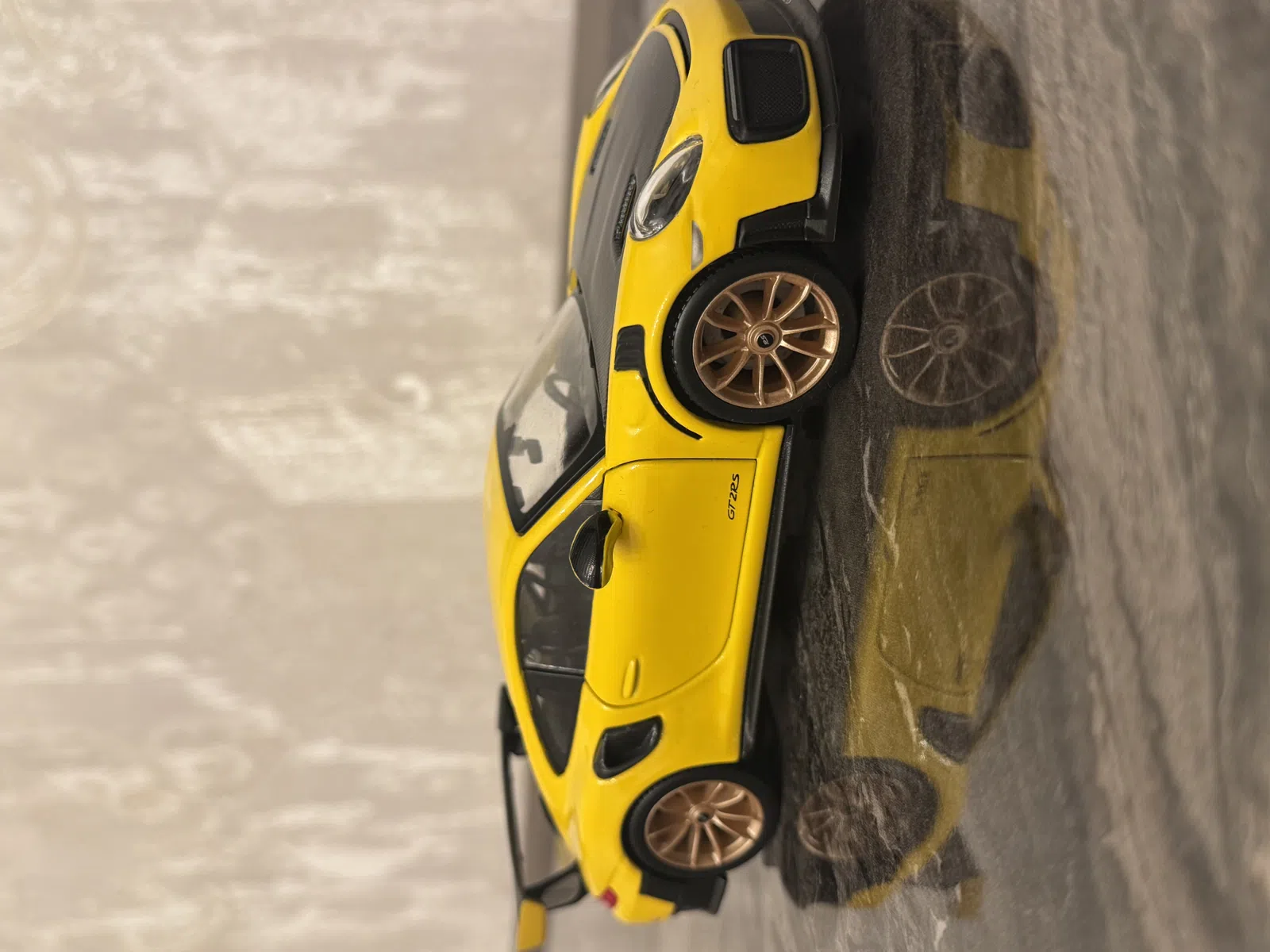 Maisto 1:24 Porshce 911 GT 2RS — şəkil 2