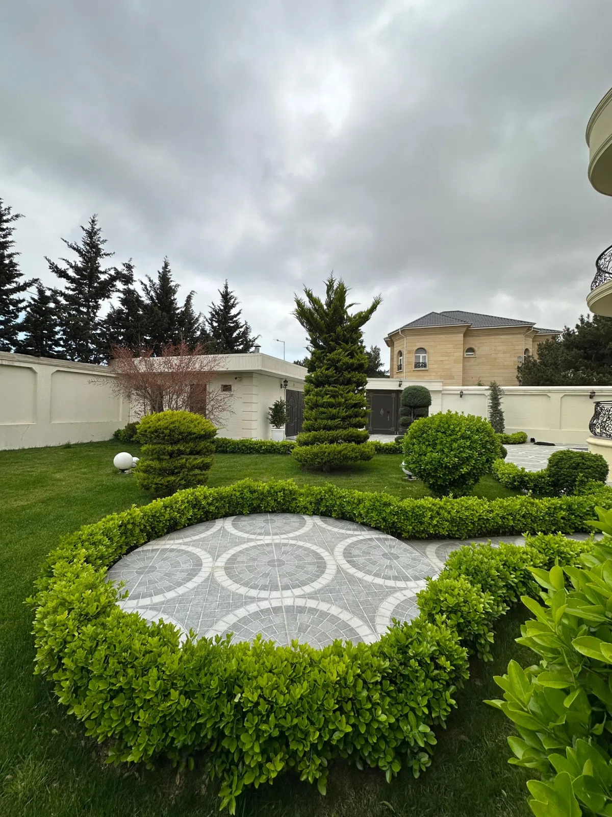 6 otaqlı villa 420 m² - 9 sot torpaq sahəsində satılır