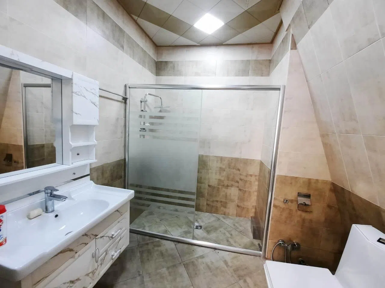 4 otaqlı mənzil 160 m² kirayə verilir — şəkil 8