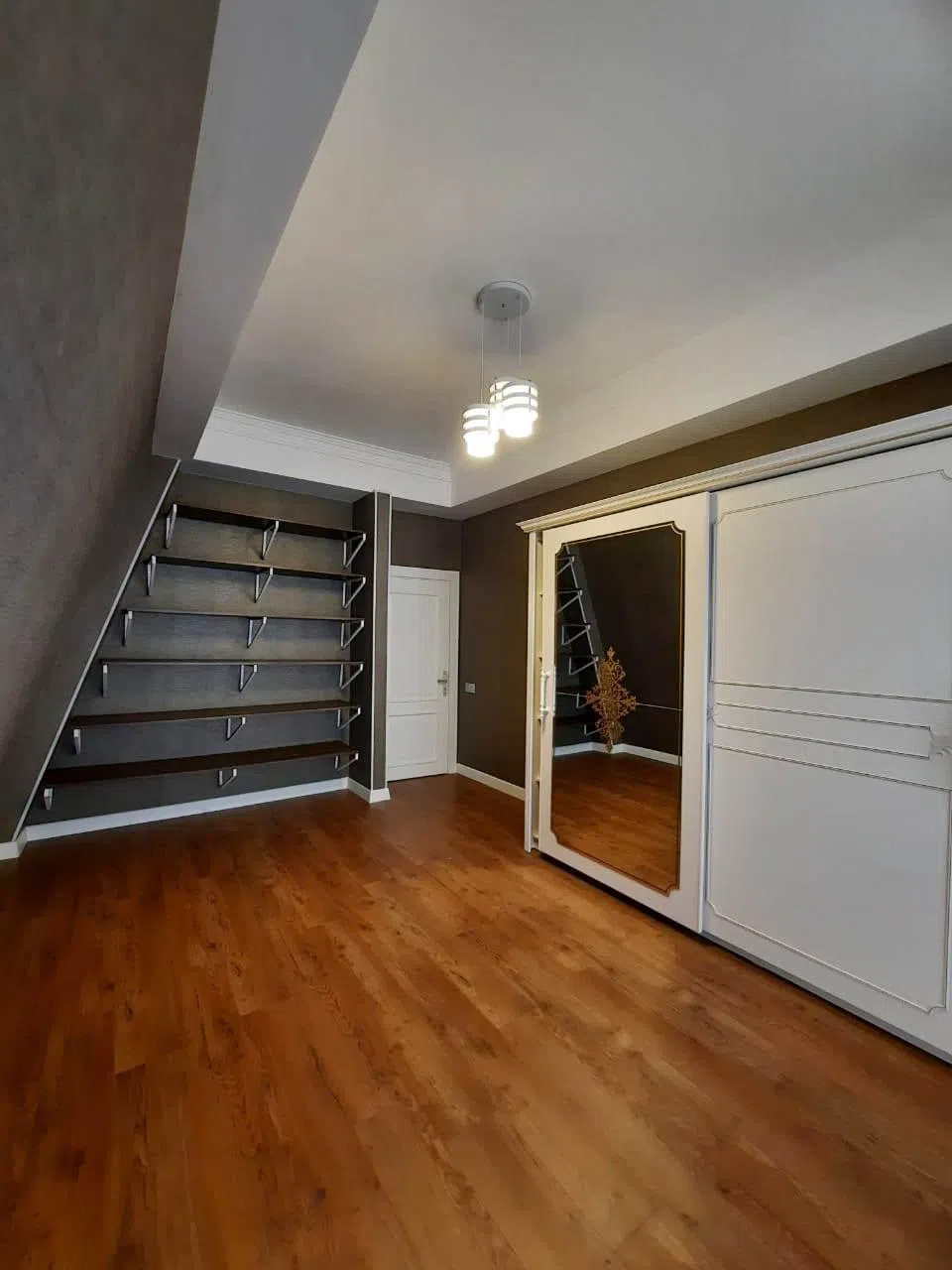 4 otaqlı mənzil 160 m² kirayə verilir — şəkil 14