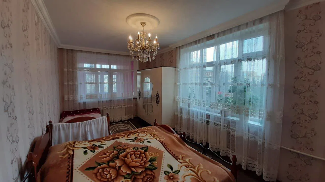 5 otaqlı mənzil 110 m² satılır — şəkil 2