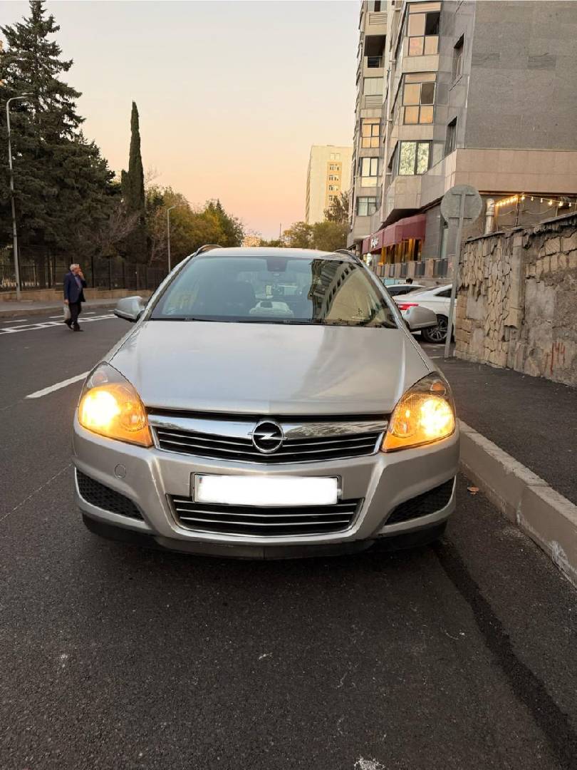 Opel Astra, 2010 il, 381000 km — şəkil 2