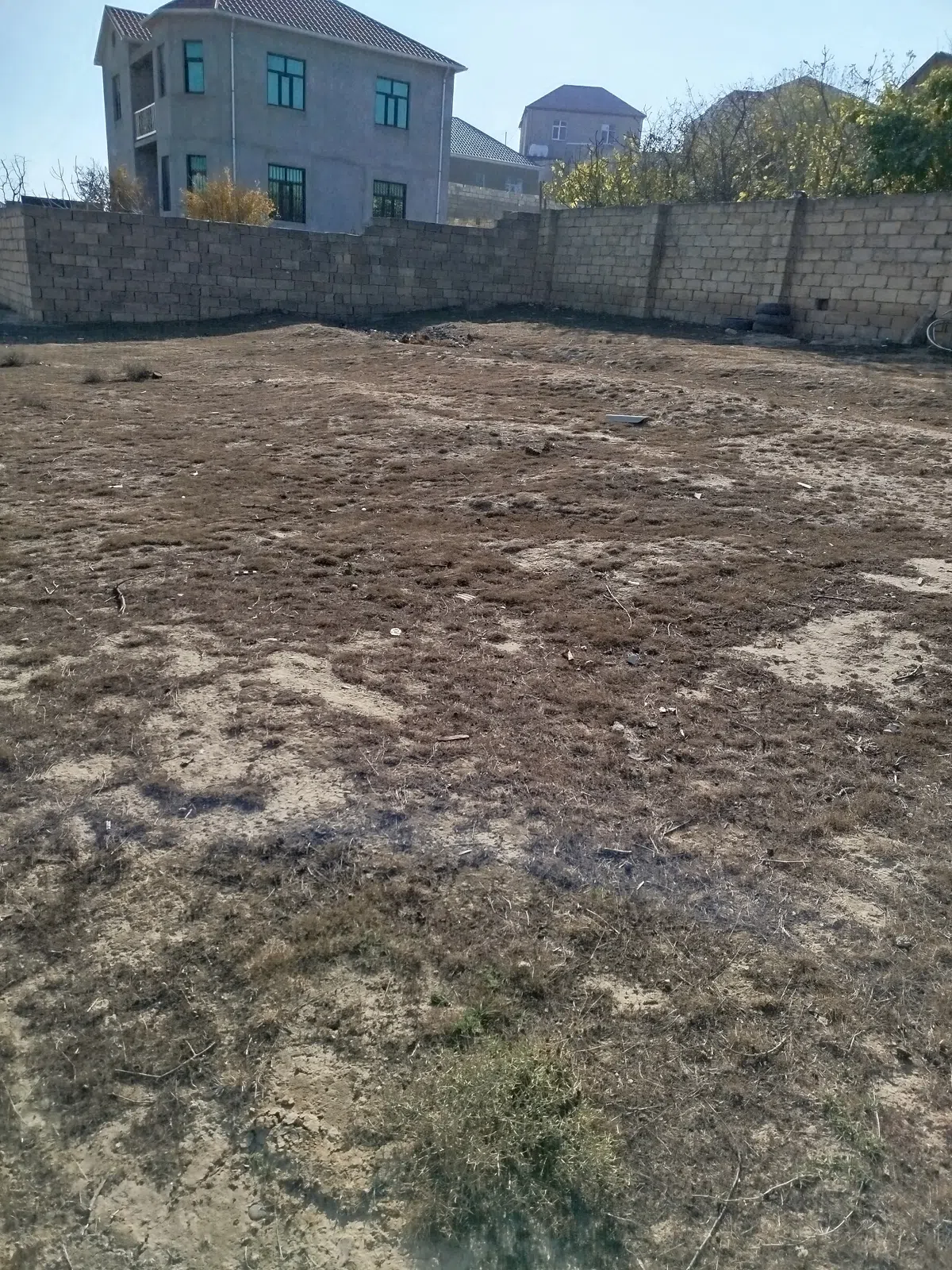 6 sot torpaq sahəsi satılır