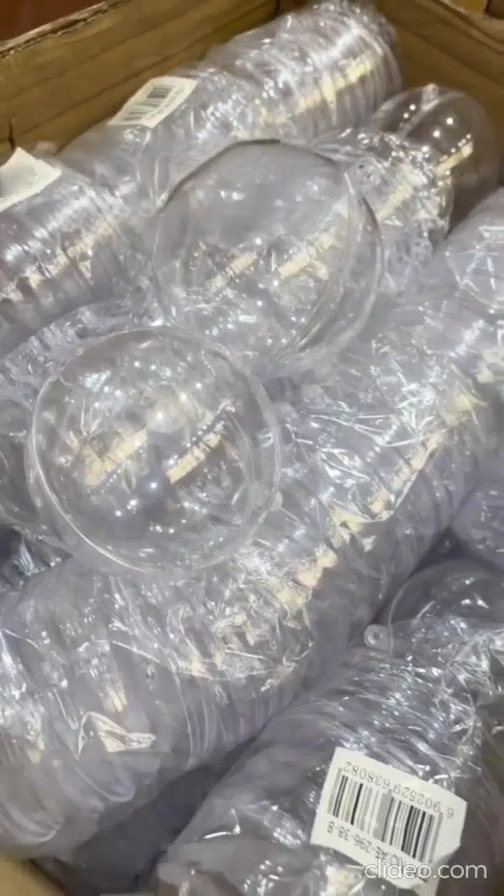 Şəffaf plastik fiqurlar