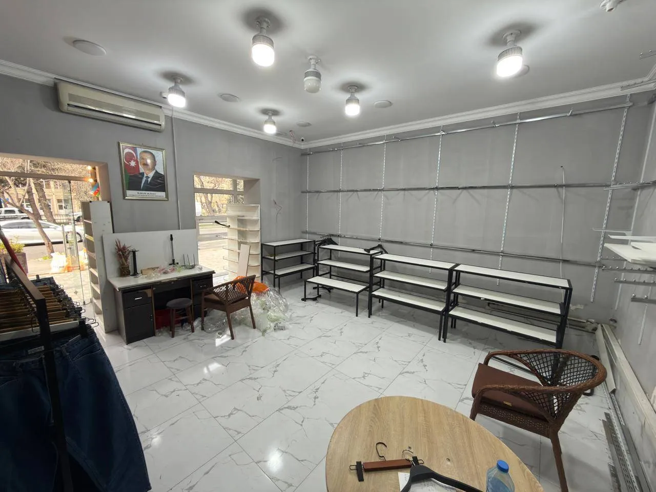 Yaxşı təmirli ticarət obyekti, 40 m² kirayə verilir — şəkil 8
