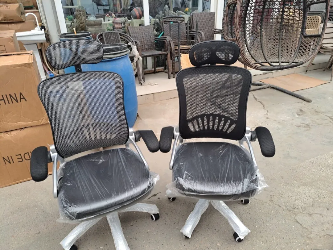Black color, Office chair - Tenderyard