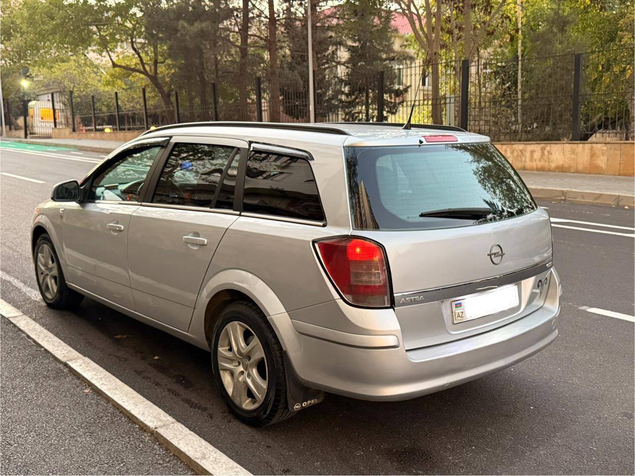 Opel Astra, 2010 il, 381000 km — şəkil 7