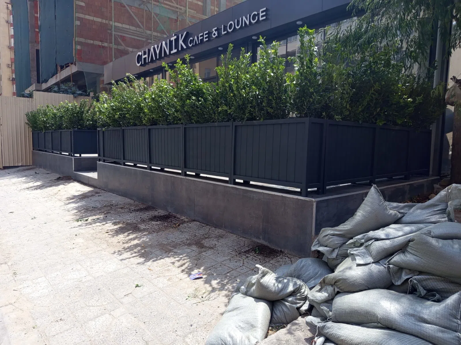 Taxtadan və dəmirdən göz oxṣayan möcüzələr yaradırıq.