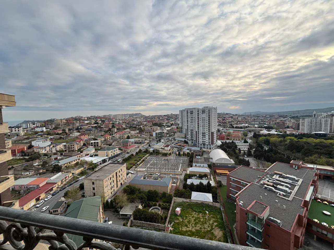 3 otaqlı mənzil 154.8 m² satılır