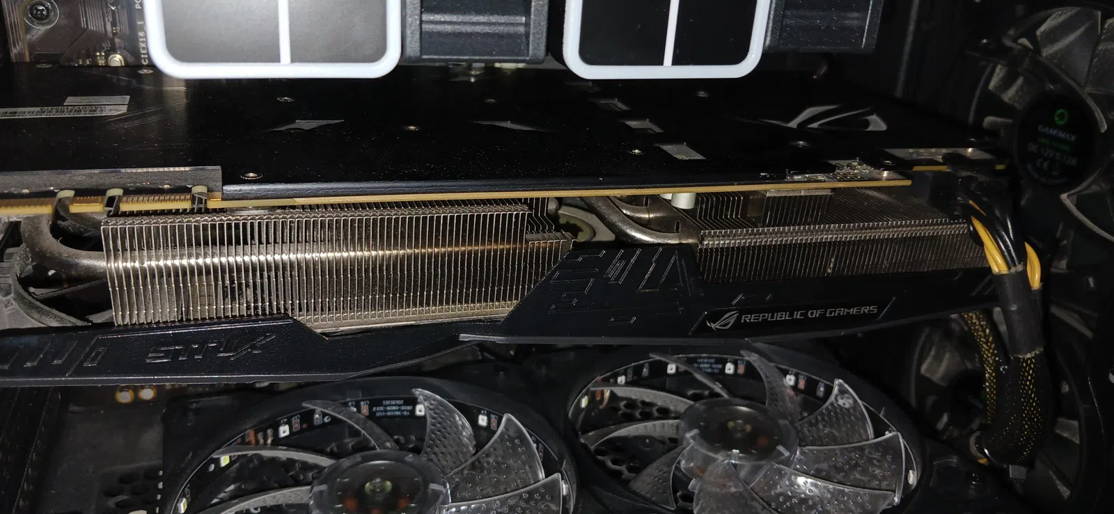 ASUS ROG STRİX GTX 1070 Tİ