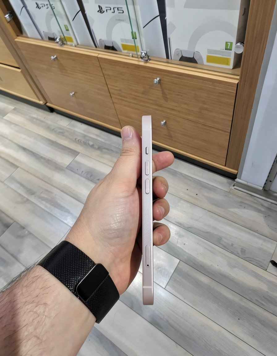 Apple, iPhone 13, 4 GB — şəkil 3