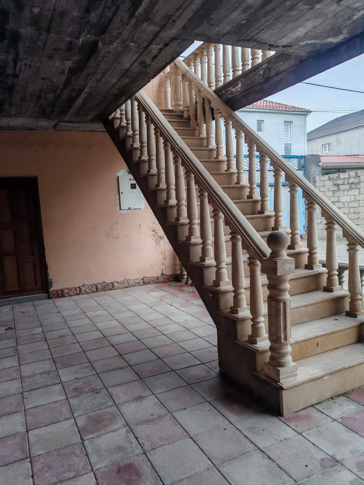 8 otaqlı bağ evi 300 m² 3 sot torpaq sahəsində satılır — şəkil 4