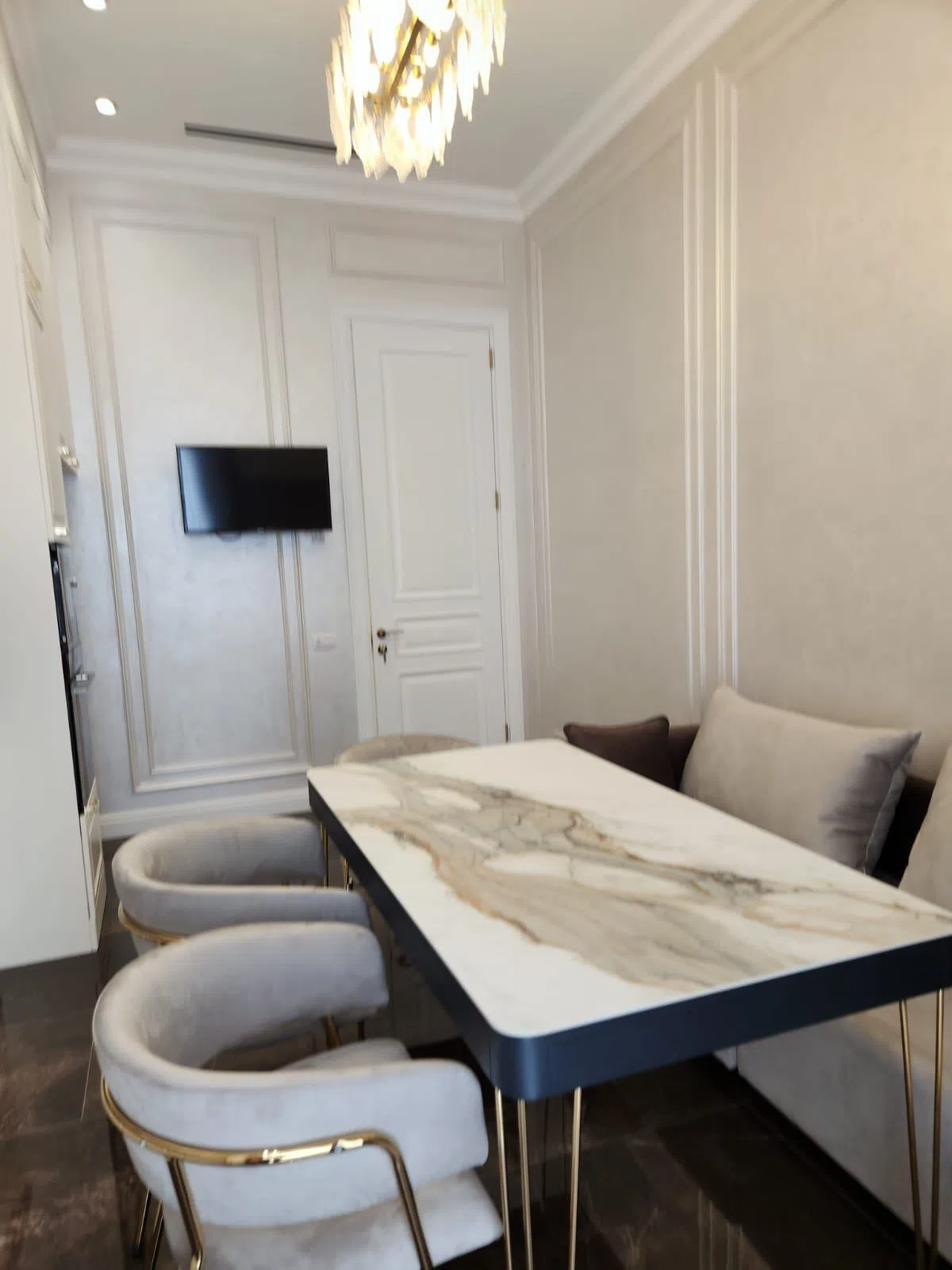 4 otaqlı mənzil 150 m² kirayə verilir — şəkil 9