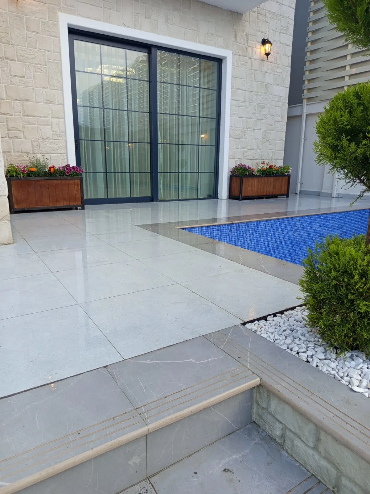 Taxtadan göz oxṣayan möcüzələr yaradırıq.