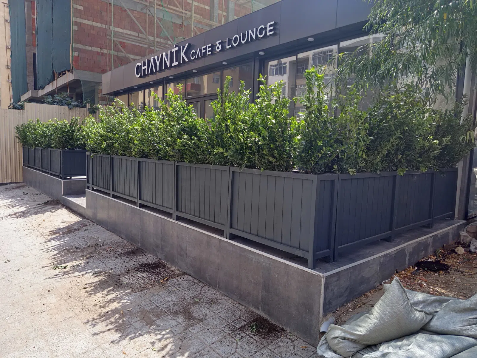 Taxtadan və dəmirdən göz oxṣayan möcüzələr yaradırıq.