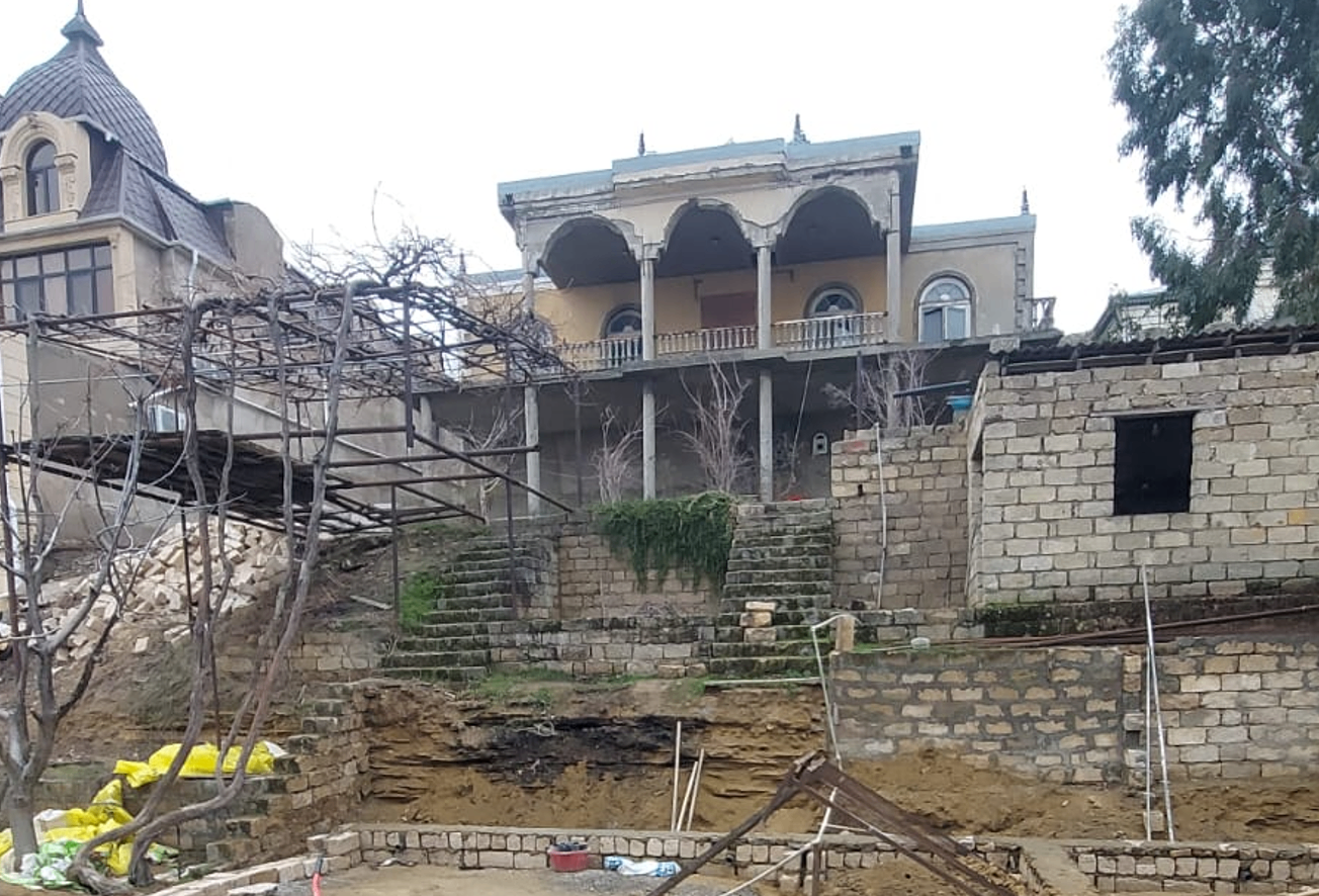 6 otaqlı villa 450 m² - 16 sot torpaq sahəsində satılır — şəkil 27