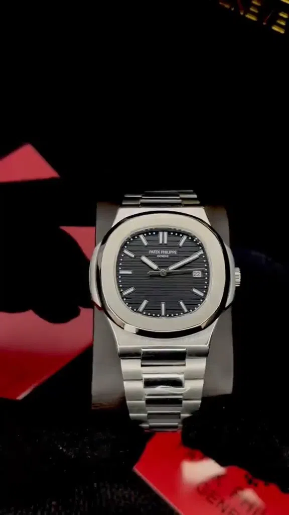 Patek Philippe Nautilus qol saatı - Tenderyard
