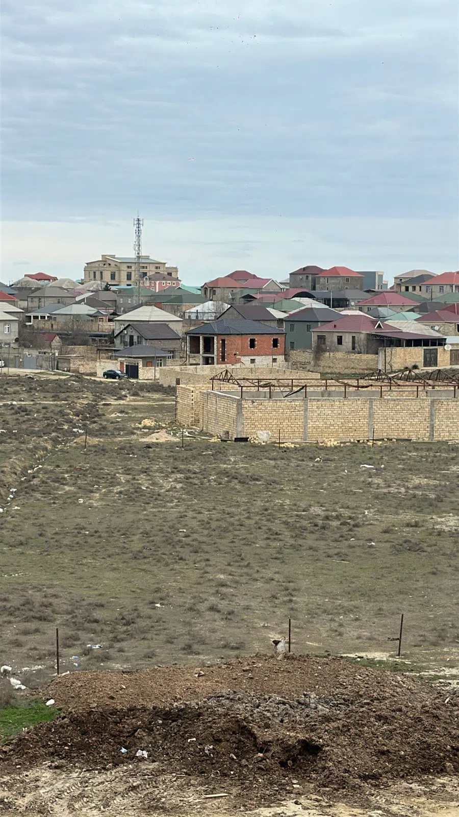 6 sot torpaq sahəsi satılır