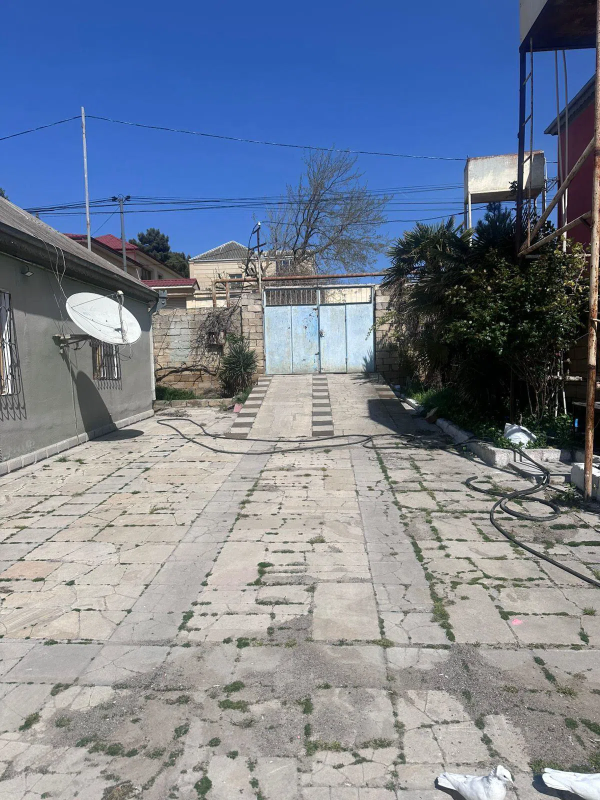 20 sot torpaq sahəsi satılır