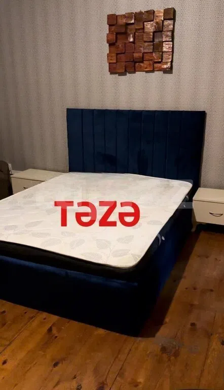 Laminat çarpayı, Tünd göy rəng