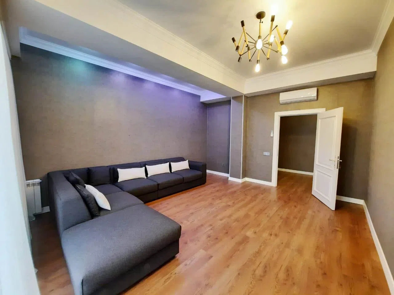 4 otaqlı mənzil 160 m² kirayə verilir — şəkil 2