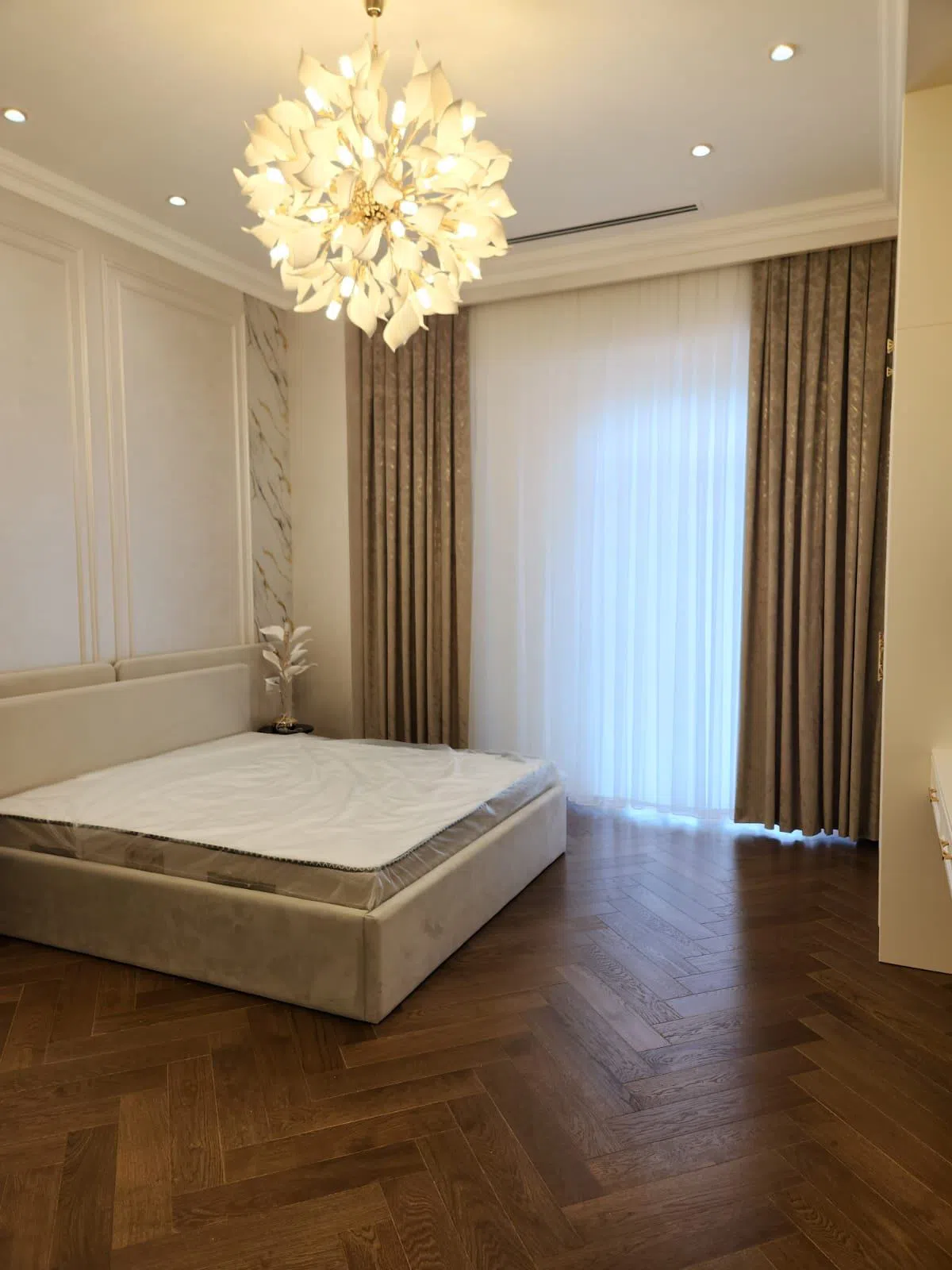 4 otaqlı mənzil 150 m² kirayə verilir — şəkil 2