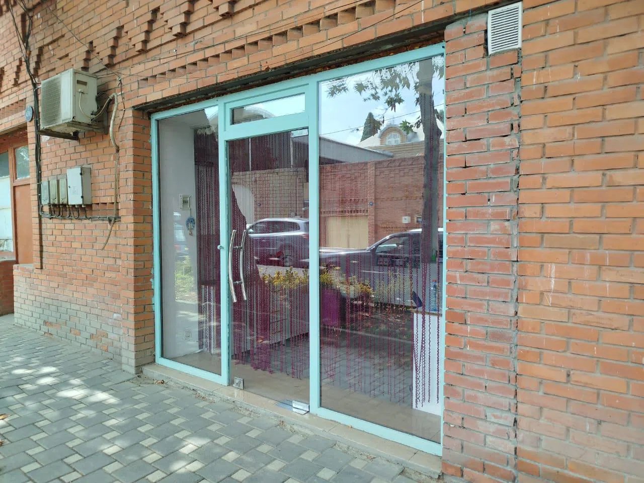 20 m² well-renovated commercial property for sale - Tenderyard