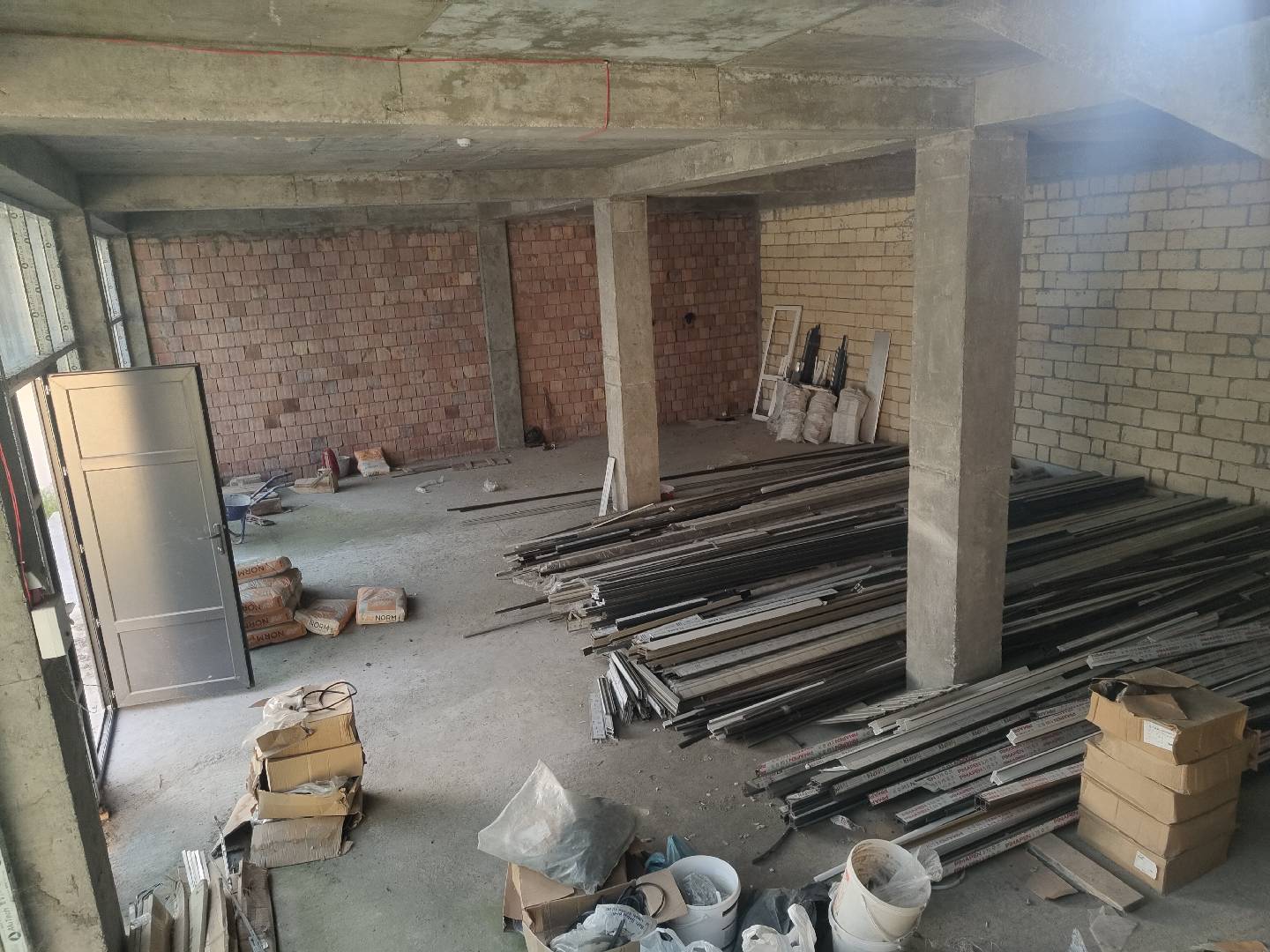 372 m² Təmirsiz obyekt satılır — şəkil 4