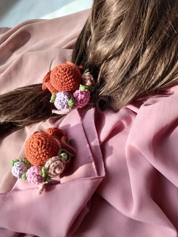 Qarışıq rəng saç aksesuarı