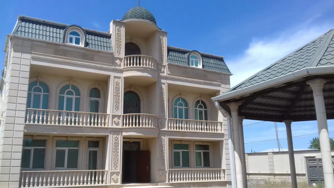 16 otaqlı villa 600 m² - 10 sot torpaq sahəsində satılır — şəkil 1