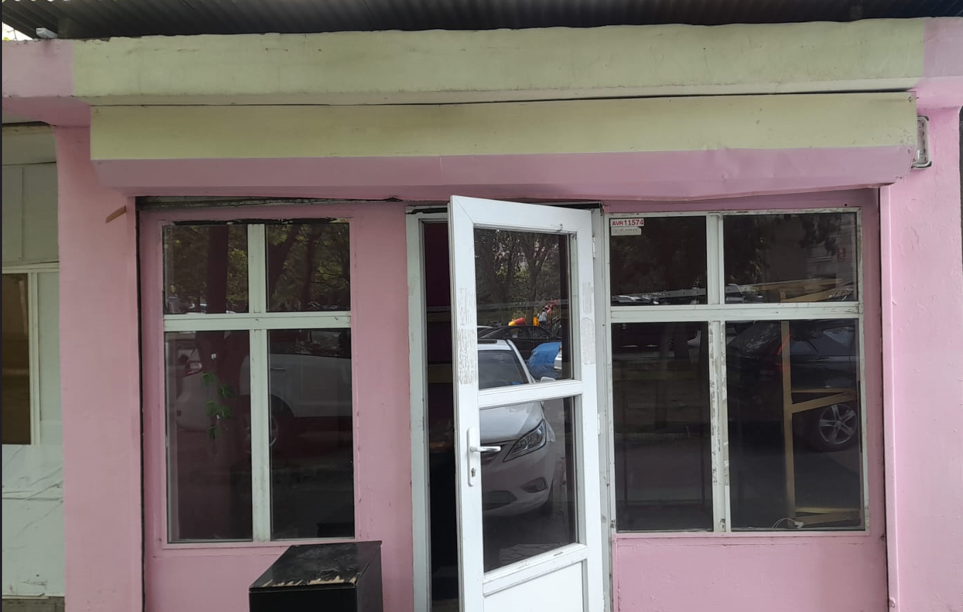 Yaxşı təmirli ticarət obyekti, 16 m² satılır