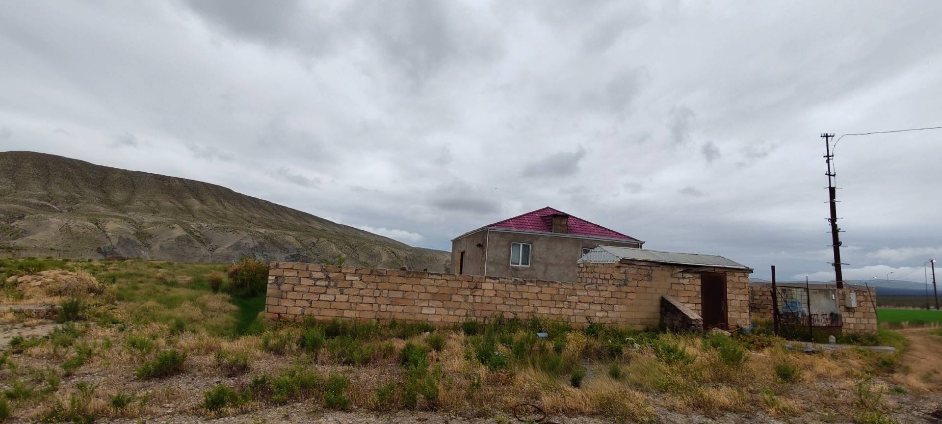 3 otaqlı həyət evi 3 m² - 5 sot torpaq sahəsində satılır — şəkil 2