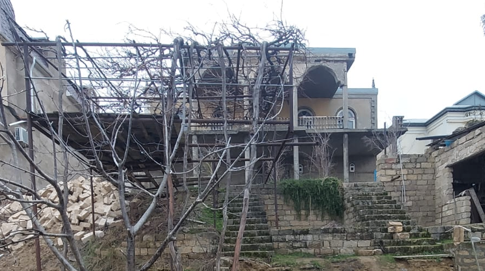 6 otaqlı villa 450 m² - 16 sot torpaq sahəsində satılır — şəkil 28