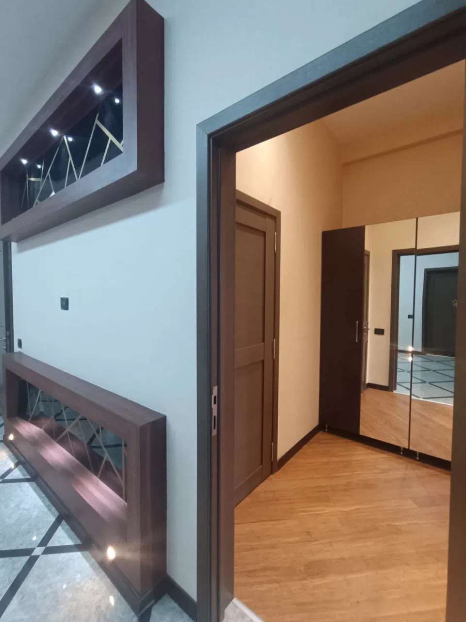4 otaqlı mənzil 170 m² satılır