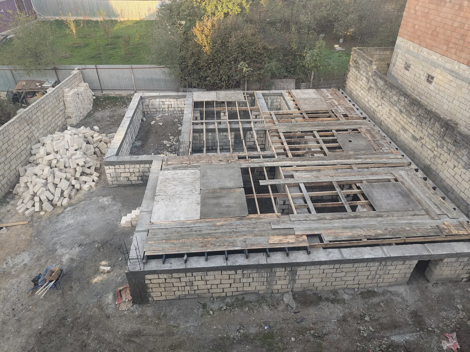 Təmirsiz ticarət obyekti, 372 m² satılır