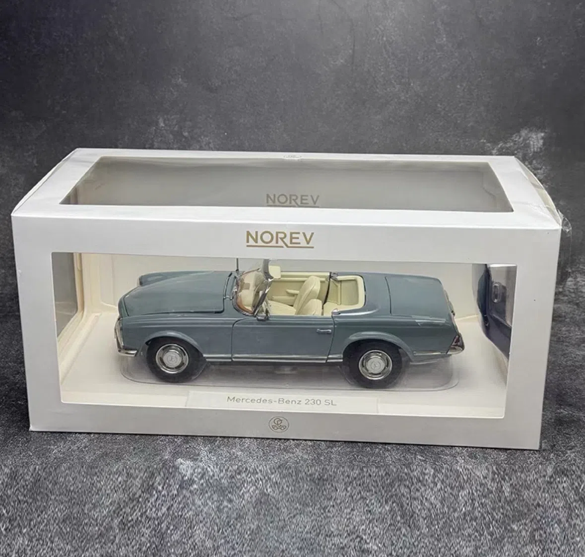 Norev 1:18 Mercedes 230 SL — şəkil 14