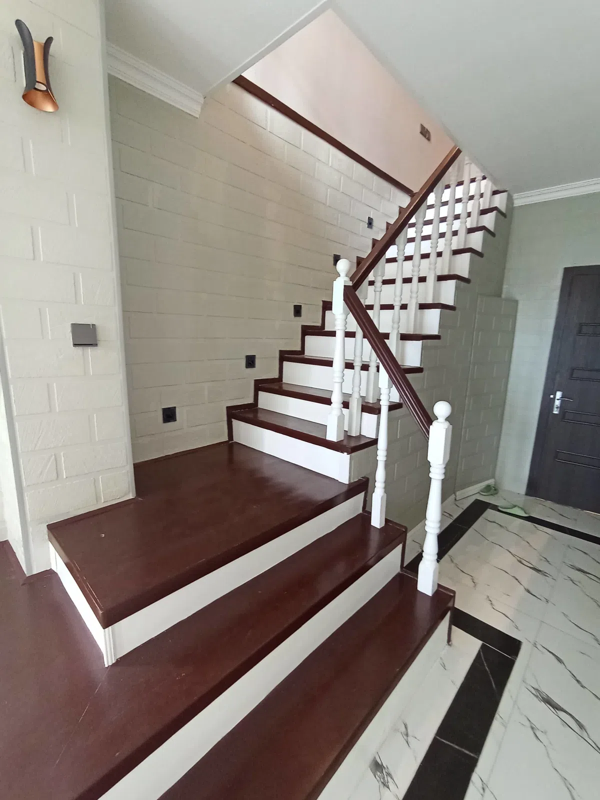 5 otaqlı həyət evi 200 m² - 15 sot torpaq sahəsində satılır