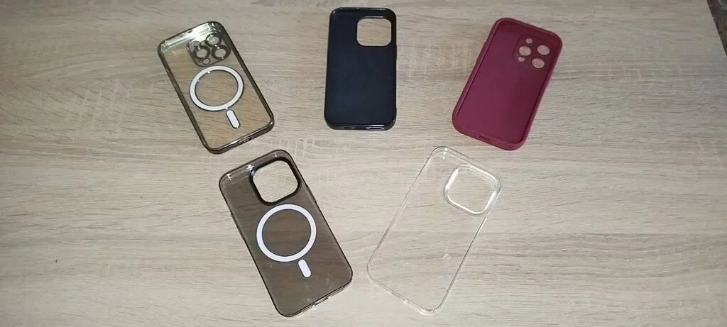 iPhone 14 Pro üçün müxtəlif çexollar