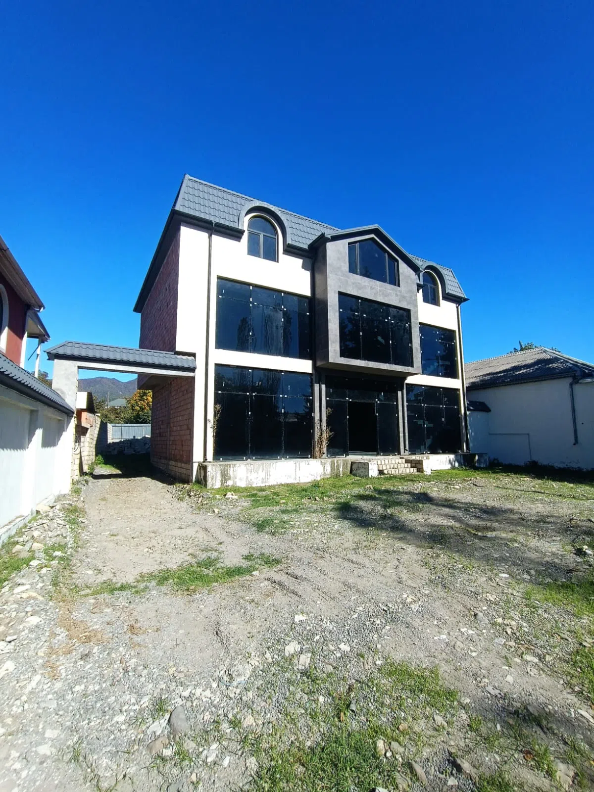 Təmirsiz ticarət obyekti, 372 m² satılır