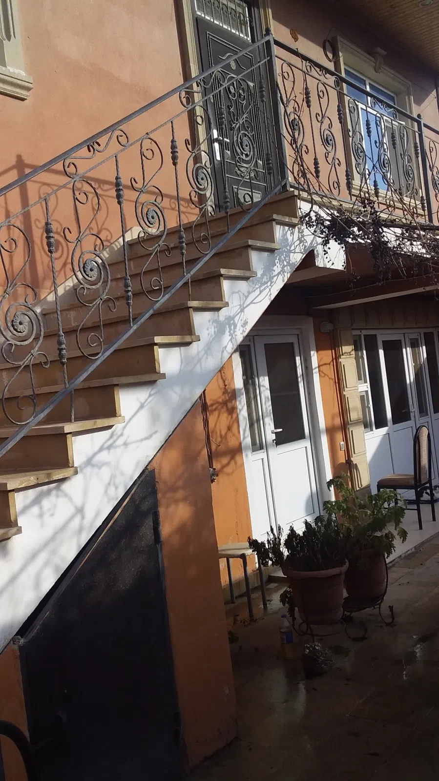 7 otaqlı həyət evi 170 m² - 2.2 sot torpaq sahəsində satılır — şəkil 2