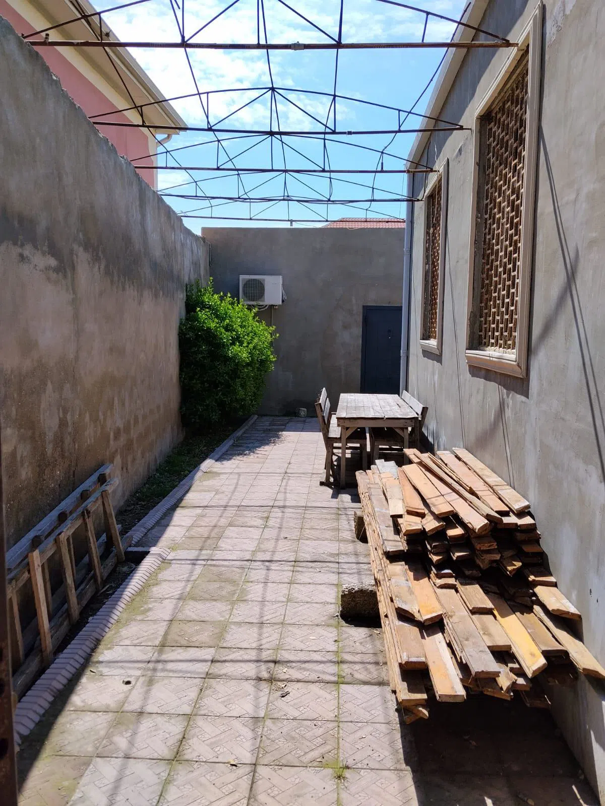 4 otaqlı bağ evi 170 m² 4.5 sot torpaq sahəsində satılır — şəkil 21