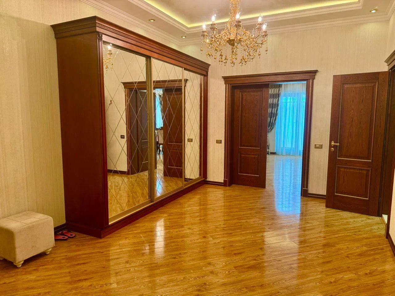 2 otaqlı mənzil 110 m² kirayə verilir — şəkil 1